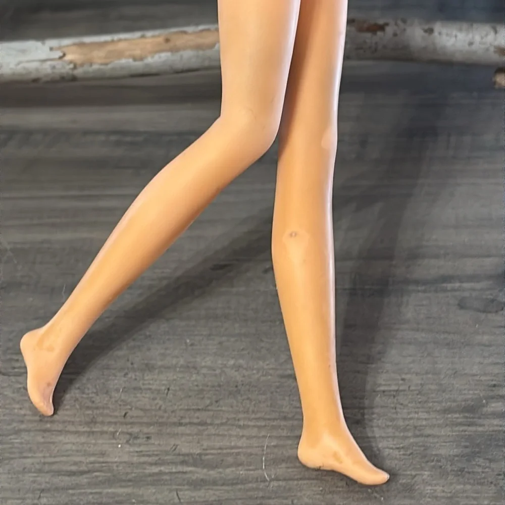 VINTAGE PRE OWNED 1966 #21 FRANCIE DOLL WITH EYELASHES & CLICKING BENDABLE LEGS